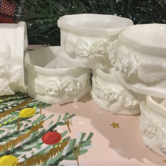 Bright White Porcelain Napkin Rings with White Flowers 2 sets of 4 - Picture 3 of 4